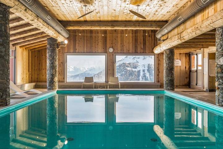 Appart’hôtel pour 8 personnes, avec piscine ainsi que balcon et sauna