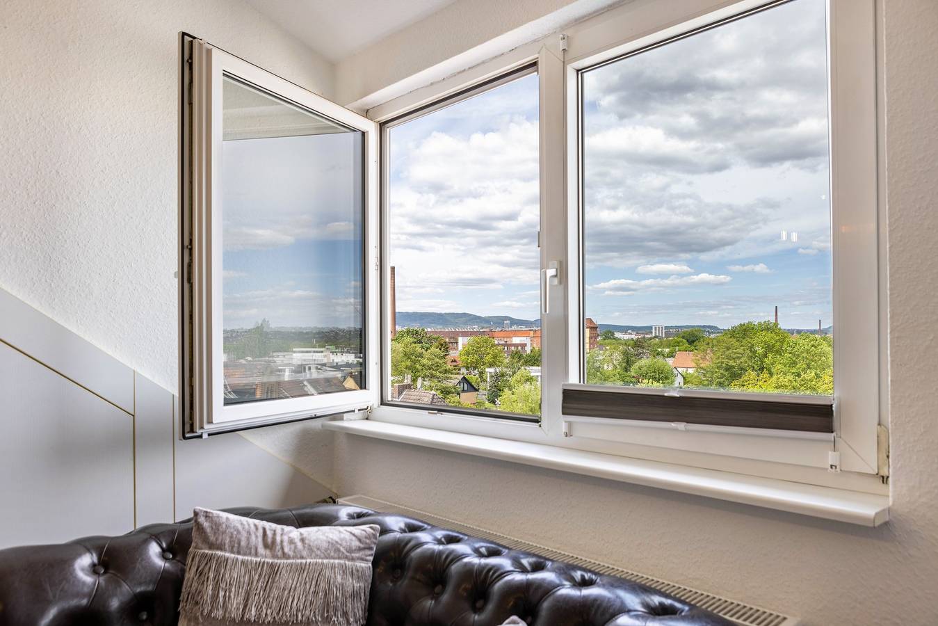 Ganze Wohnung, Ferienwohnung 'Grimms Suite' mit Balkon, Wi-Fi und Klimaanlage in Kassel, Hessisches Bergland