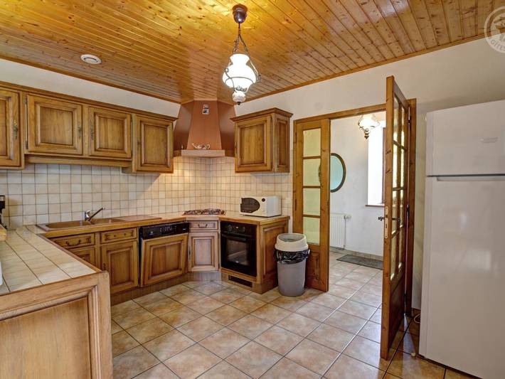 Charmantes Ferienhaus für 11 Pers. mit Haustieren erlaubt und Kaminofen, Livradois-Forez in Gumières, Montbrison