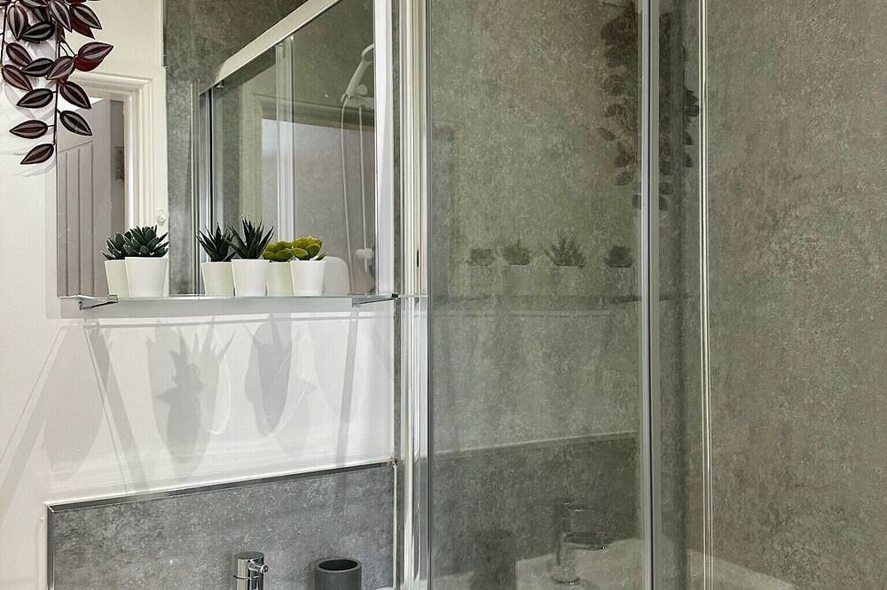 Entire apartment, Ideal Wigan Base: 1Br for Cosy Stays in Wigan, Greater Manchester