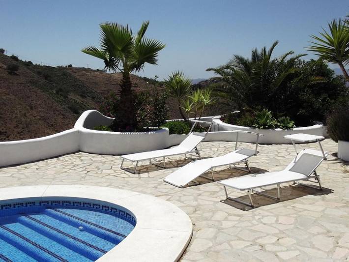 Casa rural para 8 personas, con vistas y jardín además de terraza y piscina en Canillas de Aceituno - 2