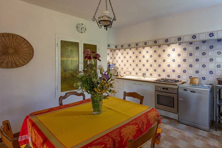 Gîte pour 6 personnes, avec jardin ainsi que piscine et balcon à Valréas - 3