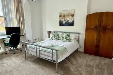 Apartment for 8 People in Bedford, Bedfordshire, Photo 3