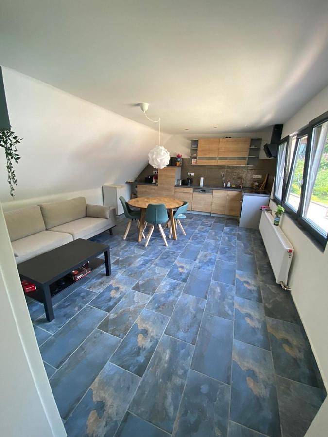Ferienwohnung für 4 Personen, mit Balkon und Terrasse sowie Garten und Ausblick in Ahrbrück