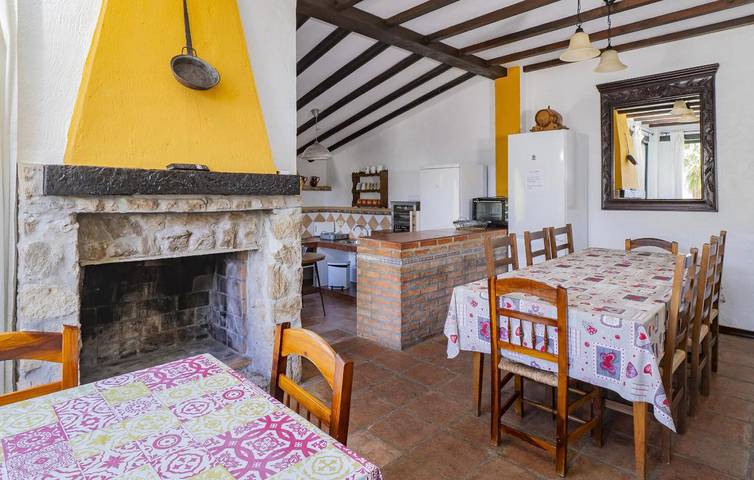 Reizende 2-Zimmer-Wohnung mit Pool und Terrasse in Jimera de Líbar in Jimera de Líbar, Málaga Provinz
