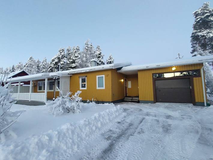 Ferienhaus für 6 Personen, mit Balkon/Terrasse und Garten sowie Sauna und Ausblick in Lappland (Schweden)