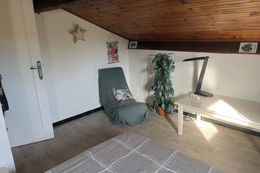 Chambre + salle de bain in Lescar, Béarn