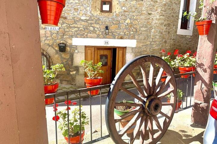 Casa rural para 8 personas, con jardín, Se admiten mascotas - 1