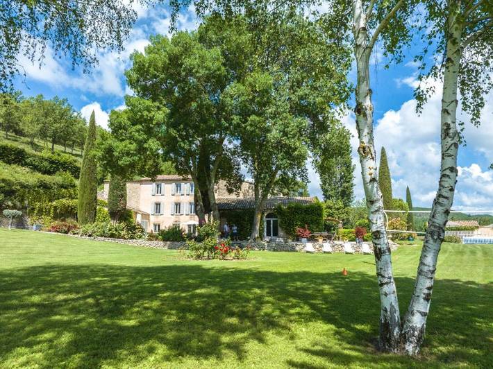 Chambre d’hôte pour 2 personnes, avec vue ainsi que jardin et piscine à Reillanne
