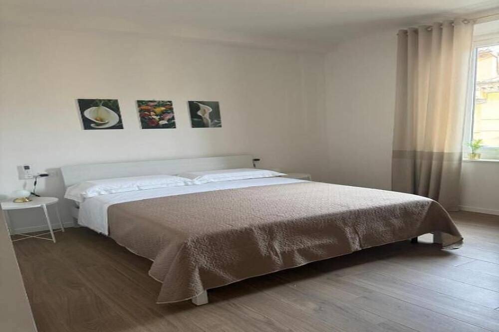 Linda room rentals in Ancona, Riviera del Conero