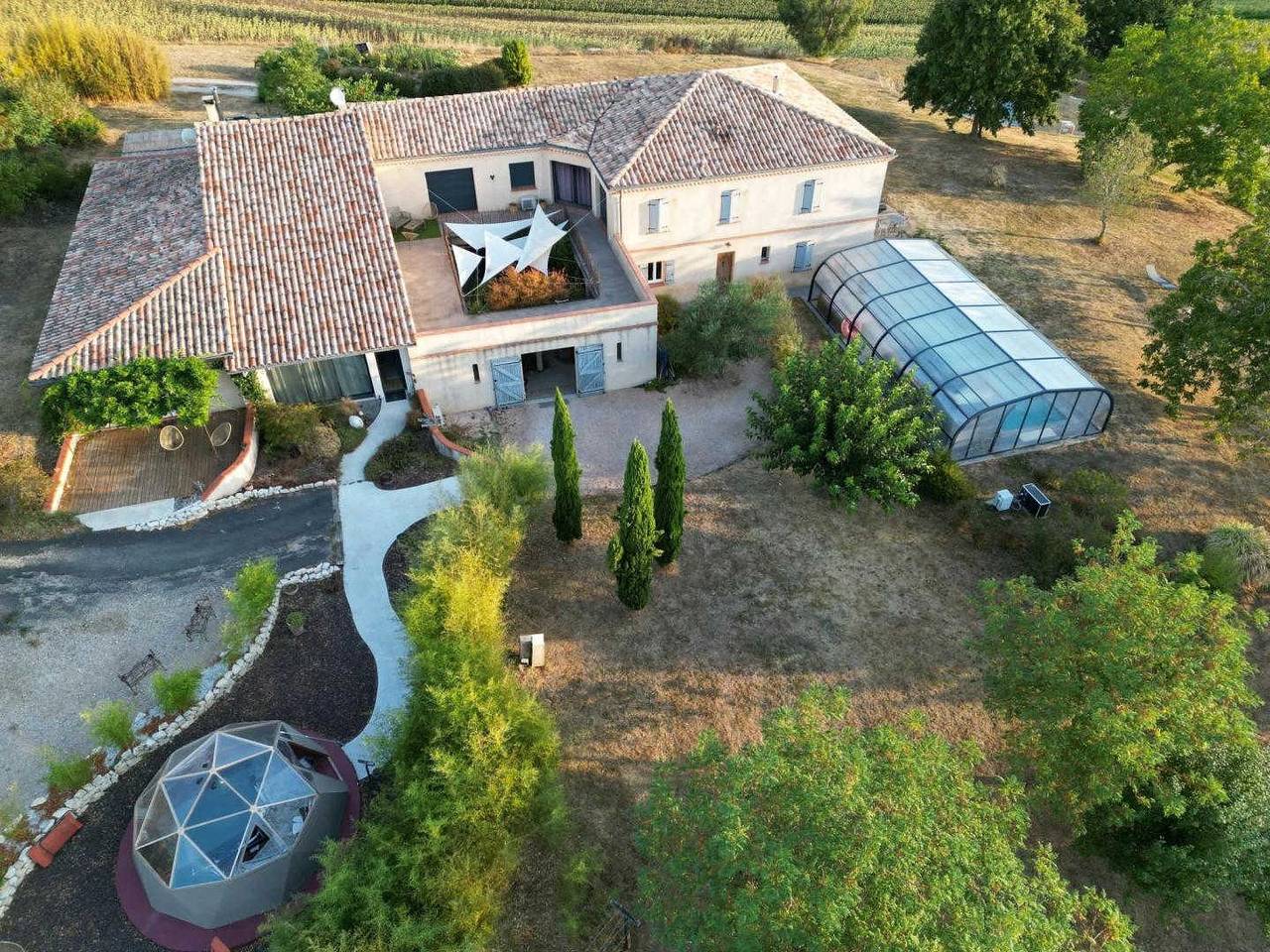 Le Dôme et son jacuzzi in Grazac (Tarn), Région d'Albi