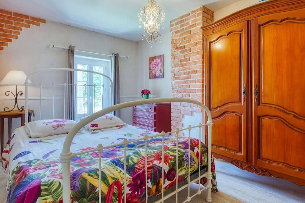 Schönes alleinstehendes Ferienhaus für 6 Personen mit  W-Lan, Tv, Terrasse und Haustiere erlaubt in Naujac-sur-Mer, Lesparre-Médoc und Umgebung