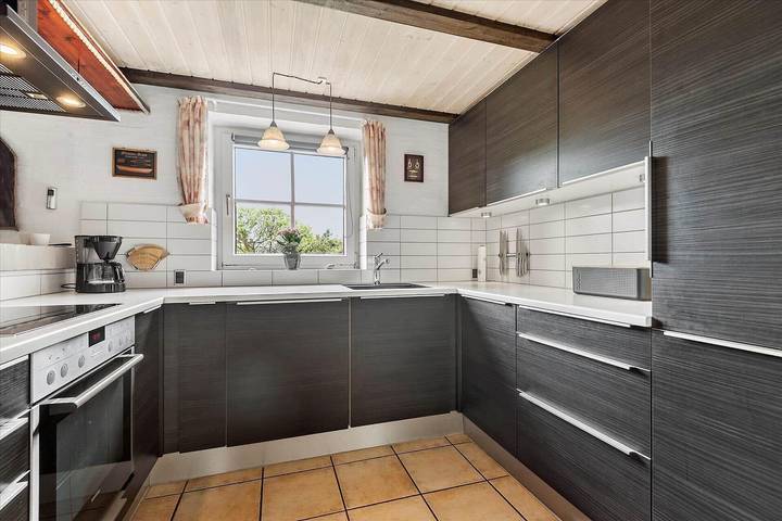 Ferienhaus für 6 Personen, mit Whirlpool und Terrasse sowie Garten und Sauna in Blavand - 4