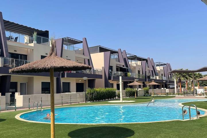 Holiday apartment for 4 people, with garden and hot tub as well as balcony and pool - 1