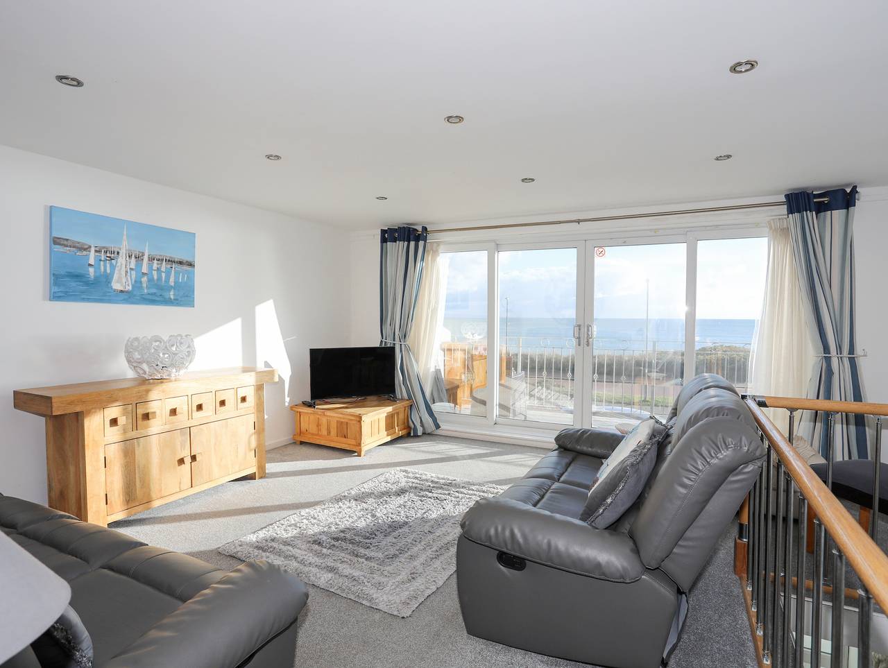 21 Min Y Mor in Pwllheli, Gwynedd