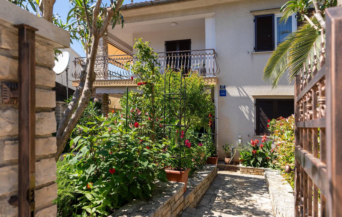 Gemütliche Ferienwohnung mit Terrasse, WLAN und 1,5 km zum Strand in Poreč, Grad Poreč