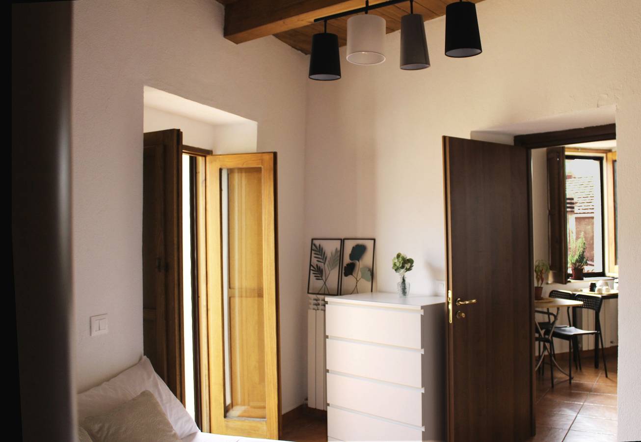 Entire apartment, Lumiravista - Alto: Maisonette with Panoramic Views in Historic Sangineto in Sangineto, Cosenza Province
