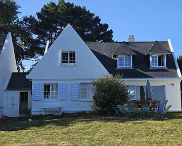 Location de vacances pour 10 personnes, avec jardin et terrasse dans Plage du Roaliguen