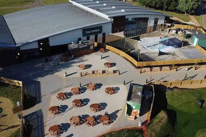 Holiday rental for 6 people, with garden and pool, with pets in Northampton