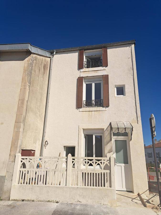 Appartement entier, Two-Bedroom Townhouse in Chaumont, Haute-Marne