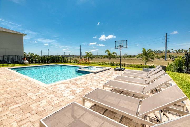 Chalet para 22 personas, con piscina y piscina para niños - 1