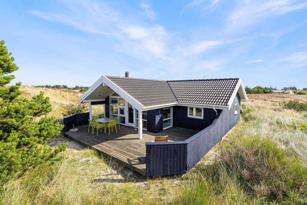 Sommerhaus mit Kamin, Sauna und Whirlpool in Hvide Sande, Holmsland Klit
