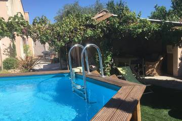 Gîte pour 3 personnes, avec jardin à Jonquerettes