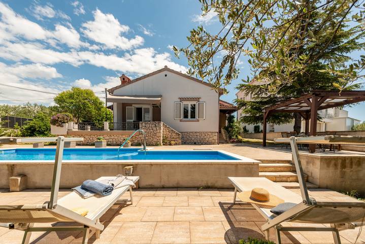Location de vacances pour 8 personnes, avec jardin et terrasse à Ville de Zadar - 3