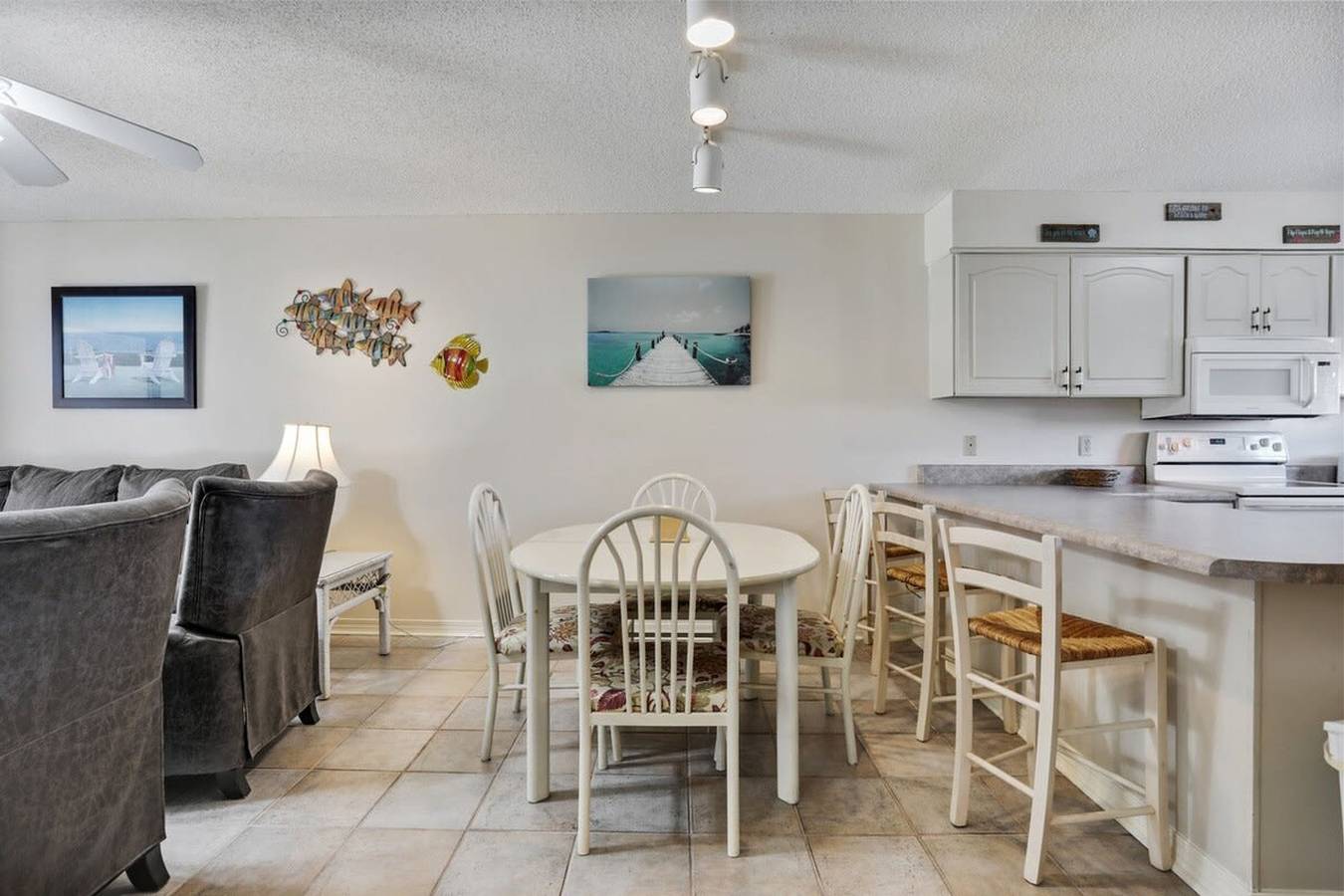 Ganze Wohnung, Seaside Beach 2103- Ground level beachside in Orange Beach, Mobile Bay