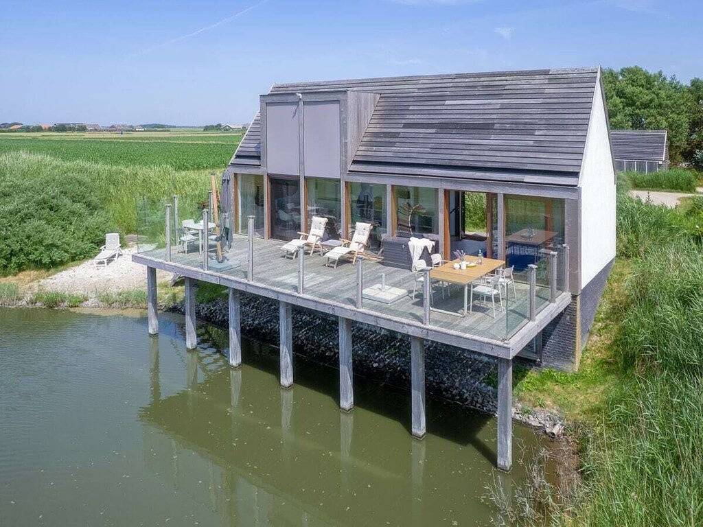 Ferienhaus für 4 Personen mit Terrasse in Den Hoorn, Westfriesische Inseln
