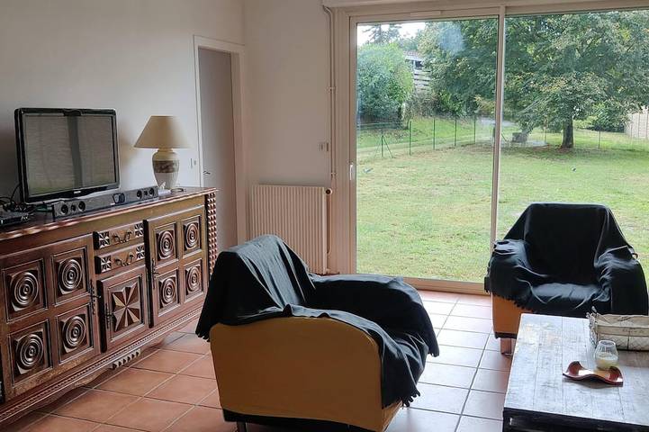 Maison de campagne rénovée à 6kms de la plage. Animaux de compagnie acceptés ! in Mimizan, Côte d’Argent