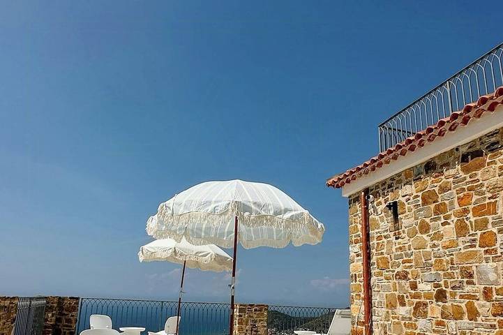 Ferienhaus für 8 Personen, mit Pool und Garten in Castellabate