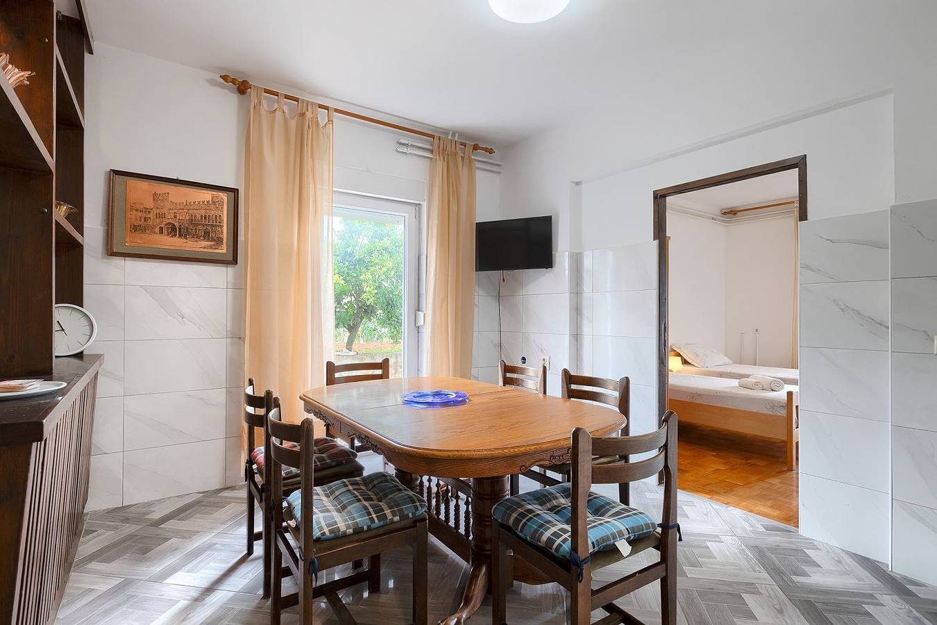 Ganze Wohnung, Appartement mit Waschmaschine, privater Parkplatz und große Terrasse samt Grillplatz in Banjole, Südküste Istrien