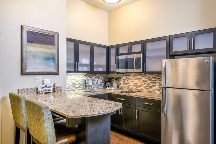 Apartamento entero, Staybridge Suites Eau Claire - Altoona in Condado de Eau Claire