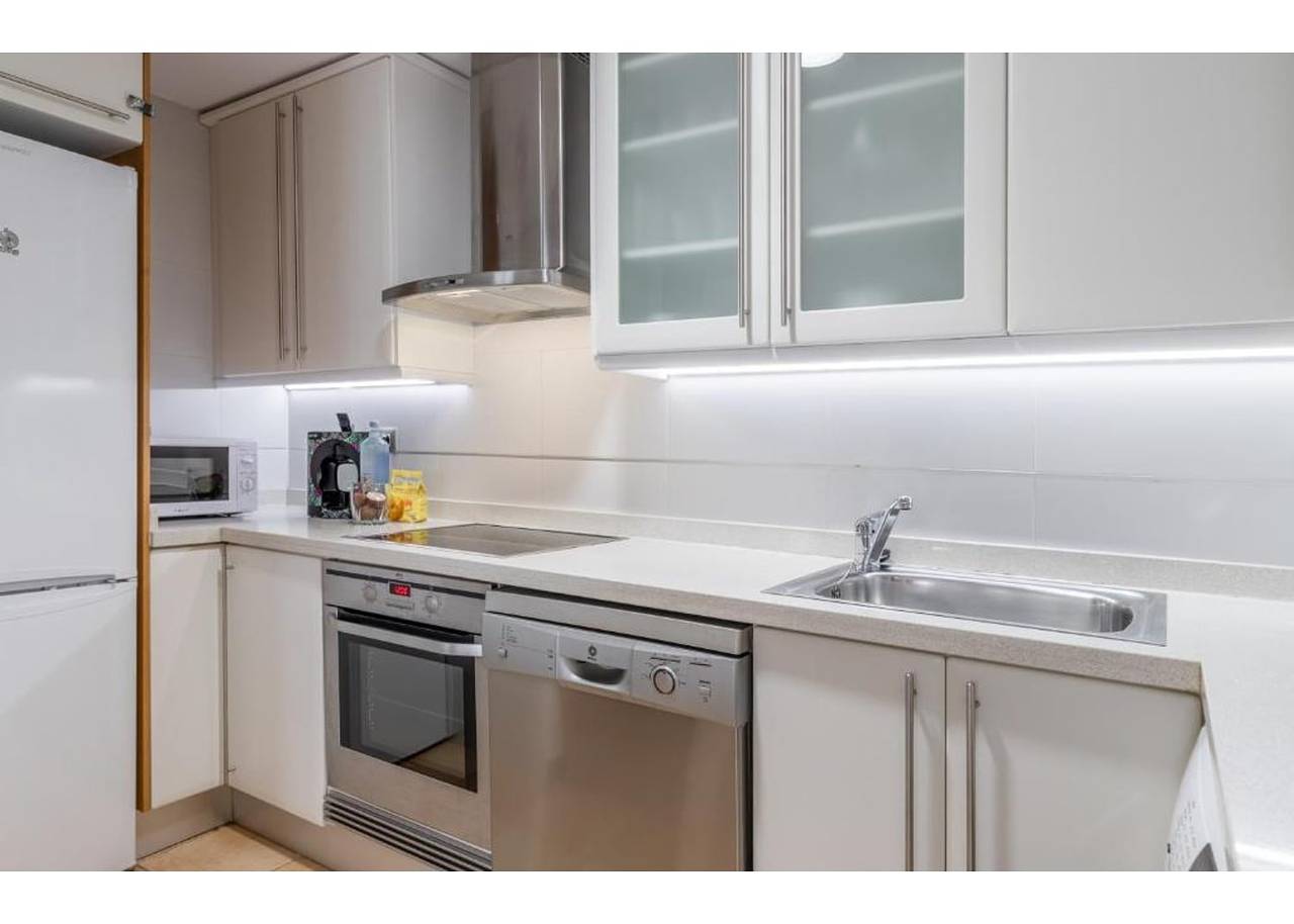 Apartamento entero, Apartamento 'Nora Nice' con piscina compartida, Wi-Fi y aire acondicionado in Teulada, Costa Blanca