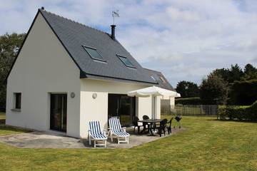 Gîte pour 6 personnes, avec terrasse et jardin dans Trévignon