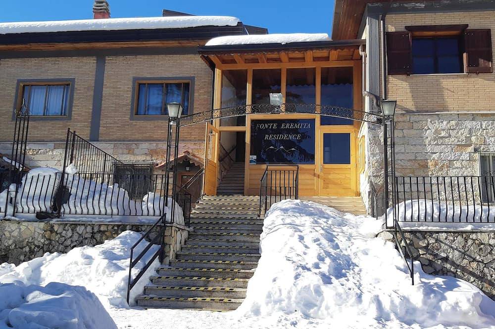 Entire apartment, Homerez - 1-Bedroom Mountain View Apartment in Roccaraso, Alto Sangro