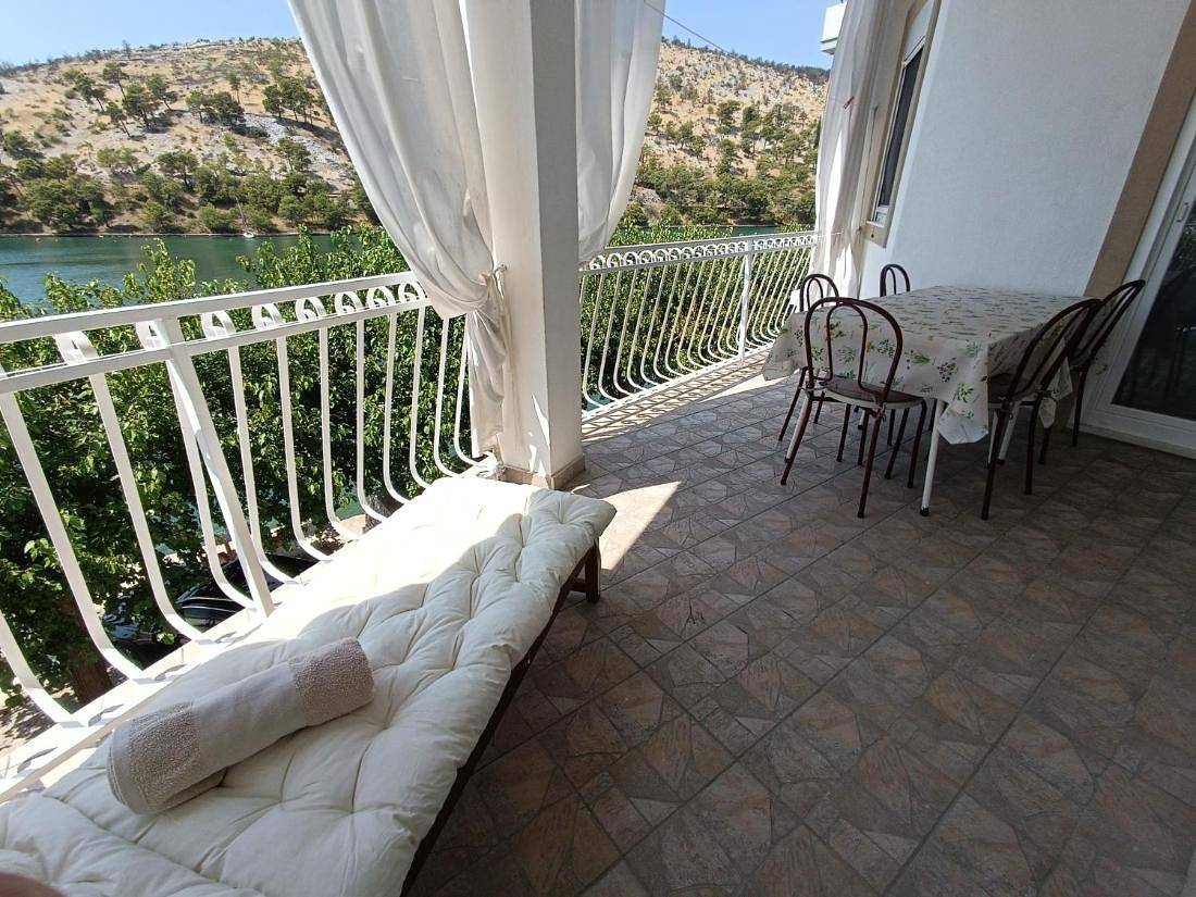 Ganze Wohnung, Maria Apartments Zaton - Wohnung 2 Stock in Raslina, Šibenik-Knin