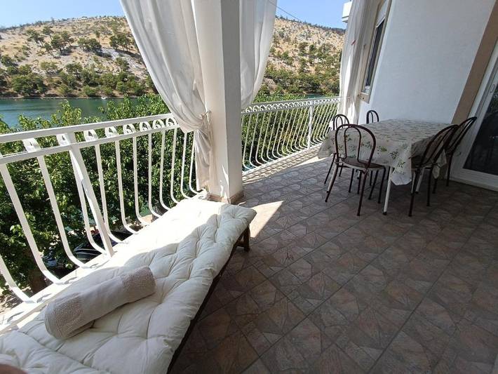 Ferienwohnung für 6 Personen, mit Meerblick und Balkon sowie Garten - 1