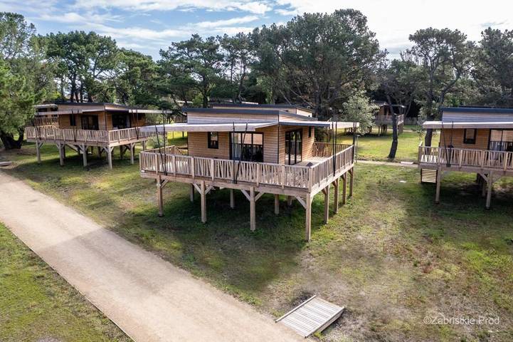 Parc de vacances pour 4 personnes, avec piscine et terrasse ainsi que jacuzzi et sauna dans Plage des Sableaux - 2