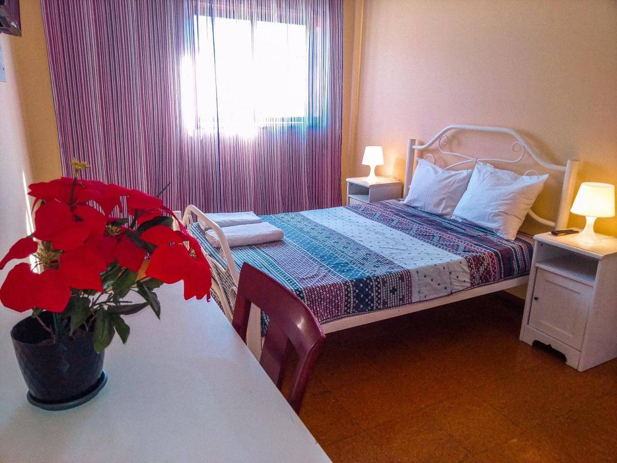 Triple Room with Private Bathroom in Braga, District de Braga