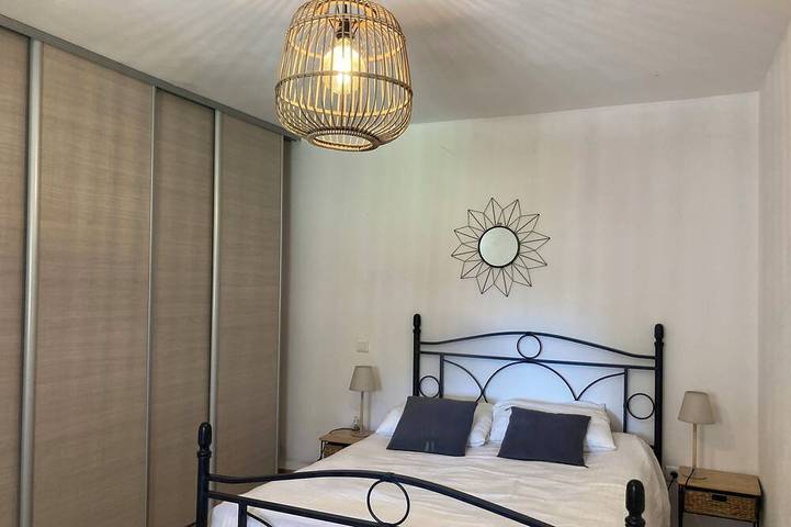Gîte pour 5 personnes, avec jardin et terrasse à Arles - 4