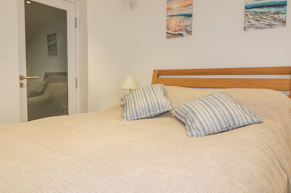 Puffin Cottage, country holiday cottage, with open fire in St Mawes in St Mawes, Cornwall