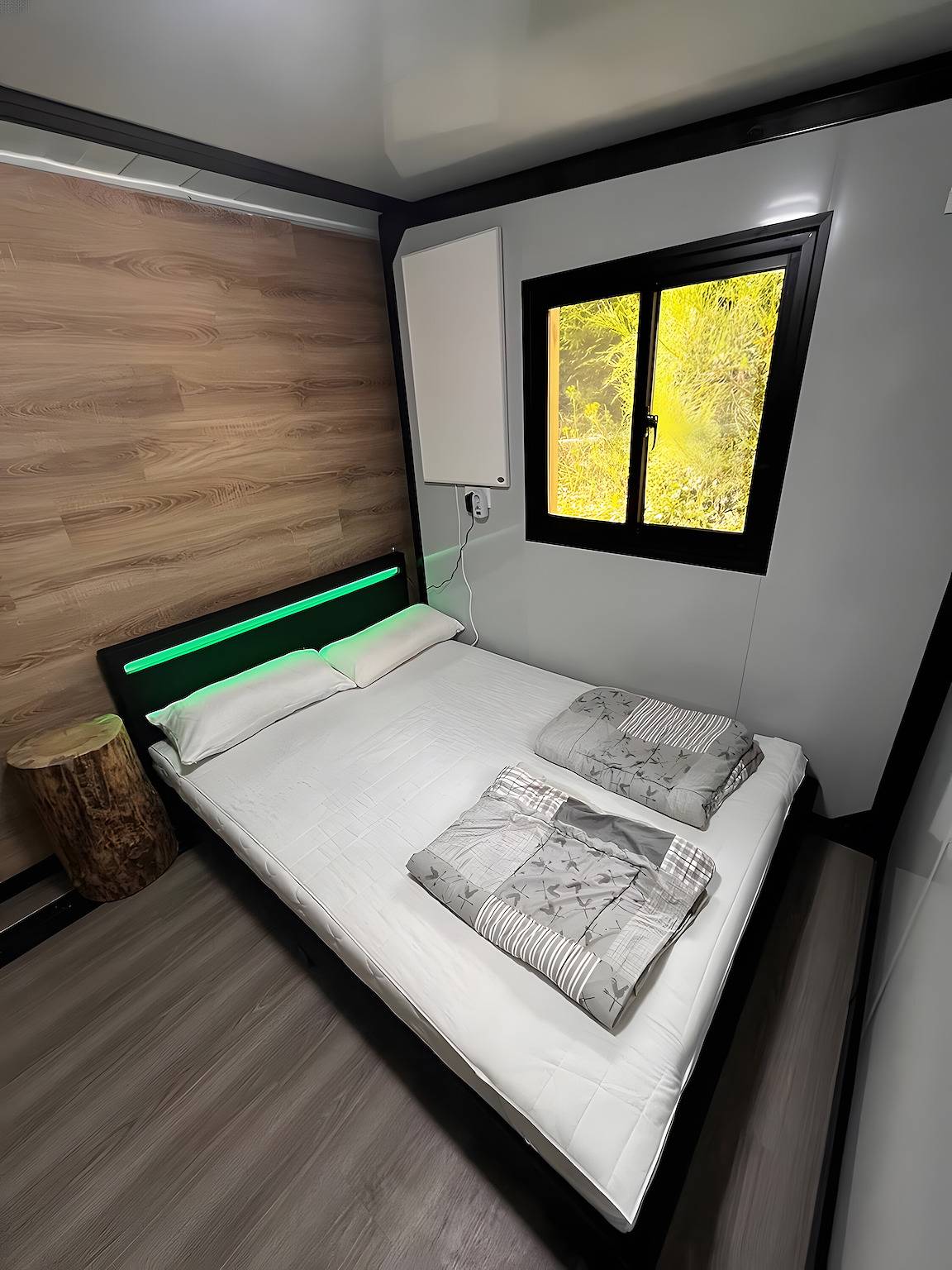 Ganze Ferienwohnung, Tinyhaus 200 mit privater Terrasse, Garten und Wlan in Bungalowdorf Zadelsdorf, Zeulenroda-Triebes