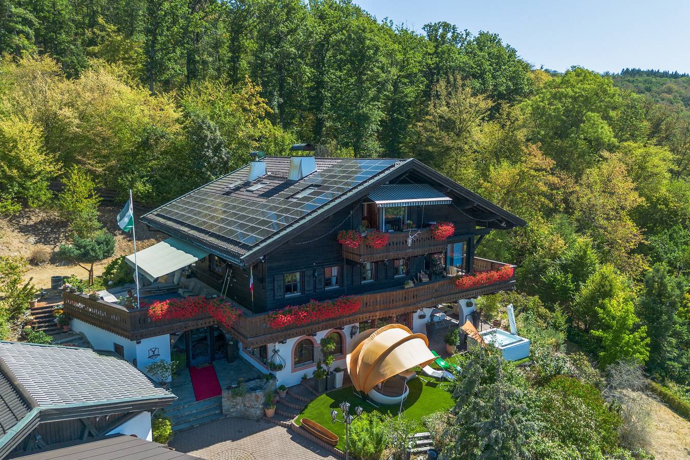 Ganze Wohnung, Apartment „Weiser Hirsch" im Chalet Burgblick in Weilrod, Hochtaunuskreis