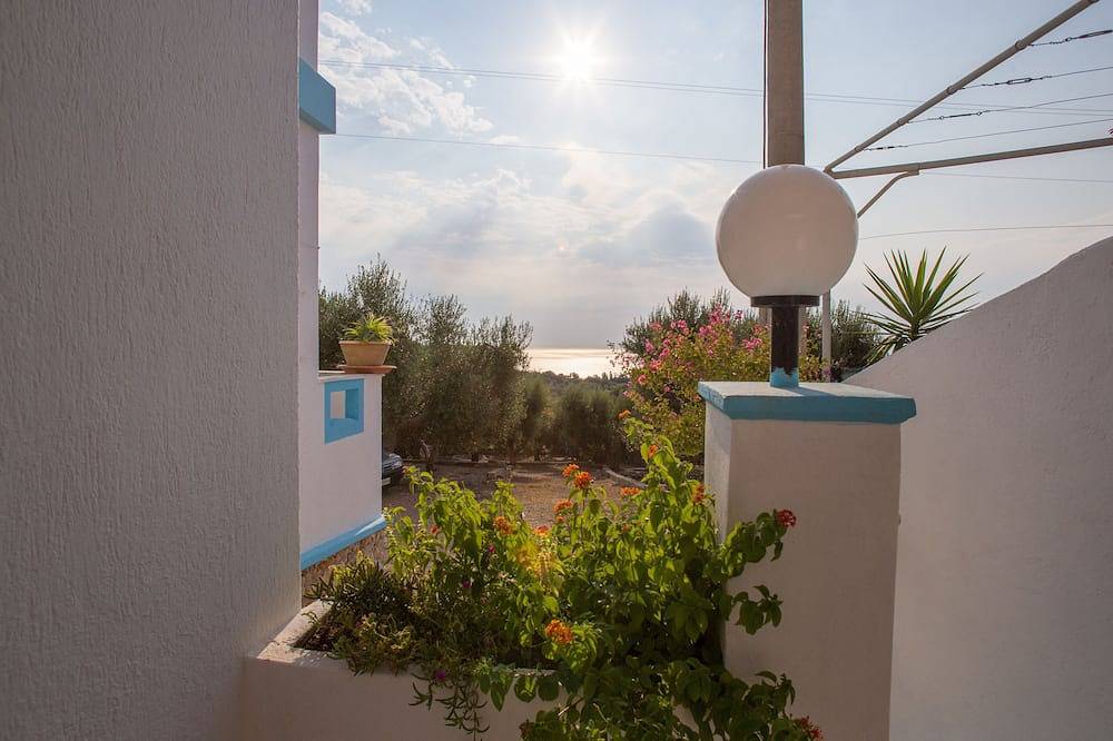 Love nest with double panoramic sea view with unforgettable sunrise in Novaglie, Lecce Province