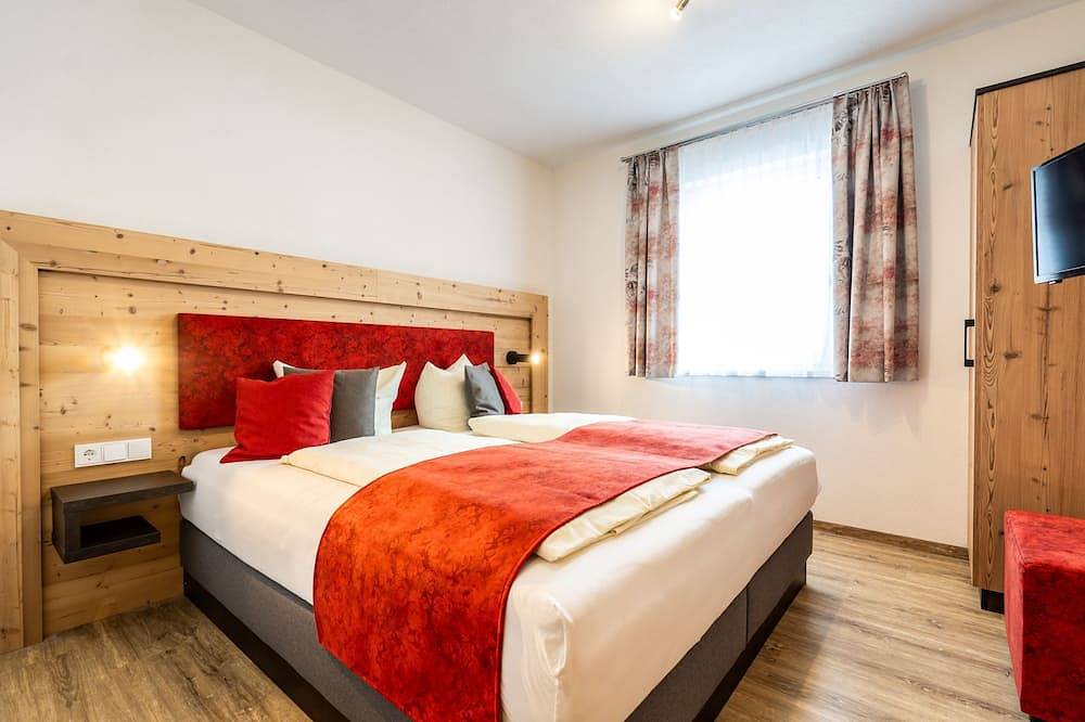 Ferienwohnung Gimpel - Appartments und Pension Mariandl in Nesselwängle, Außerfern
