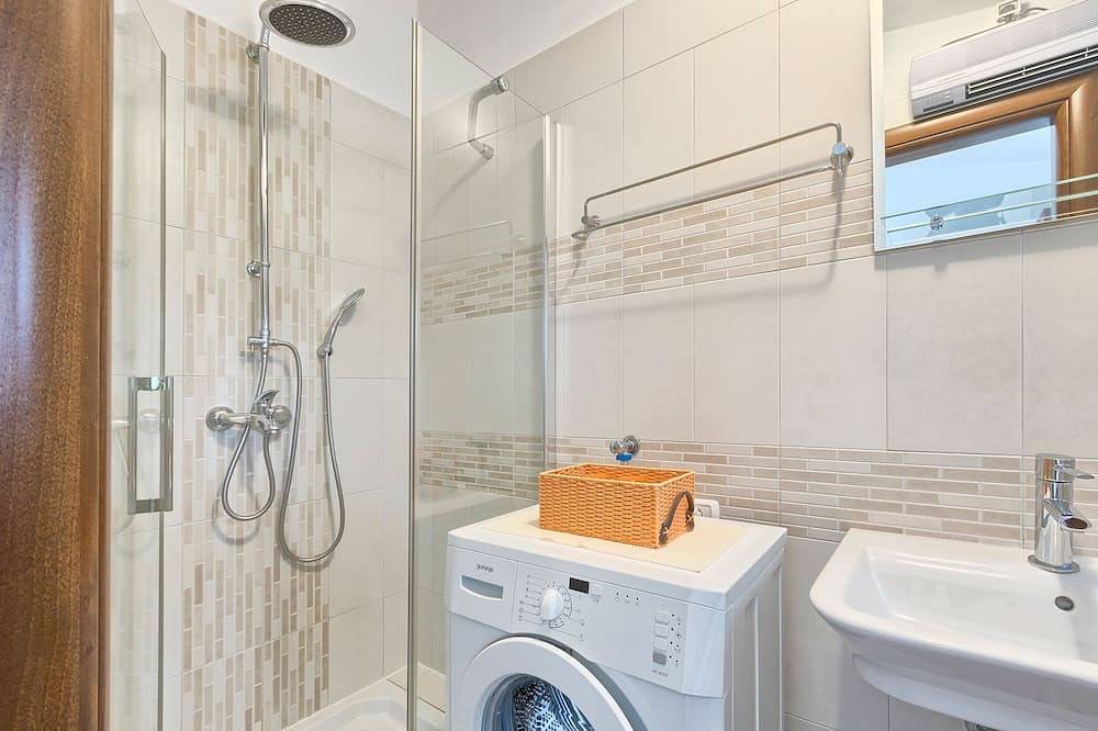 Villa Andi Sea view, Terrace, Wi-fi, Dishwasher, Washing machine, Parking in Grad Vodnjan, Südküste Istrien