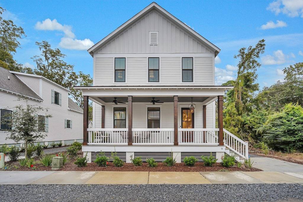 Luxurious Living in Old Town Bluffton! Sleeps 6! Prime Location! in Bluffton, Beaufort County