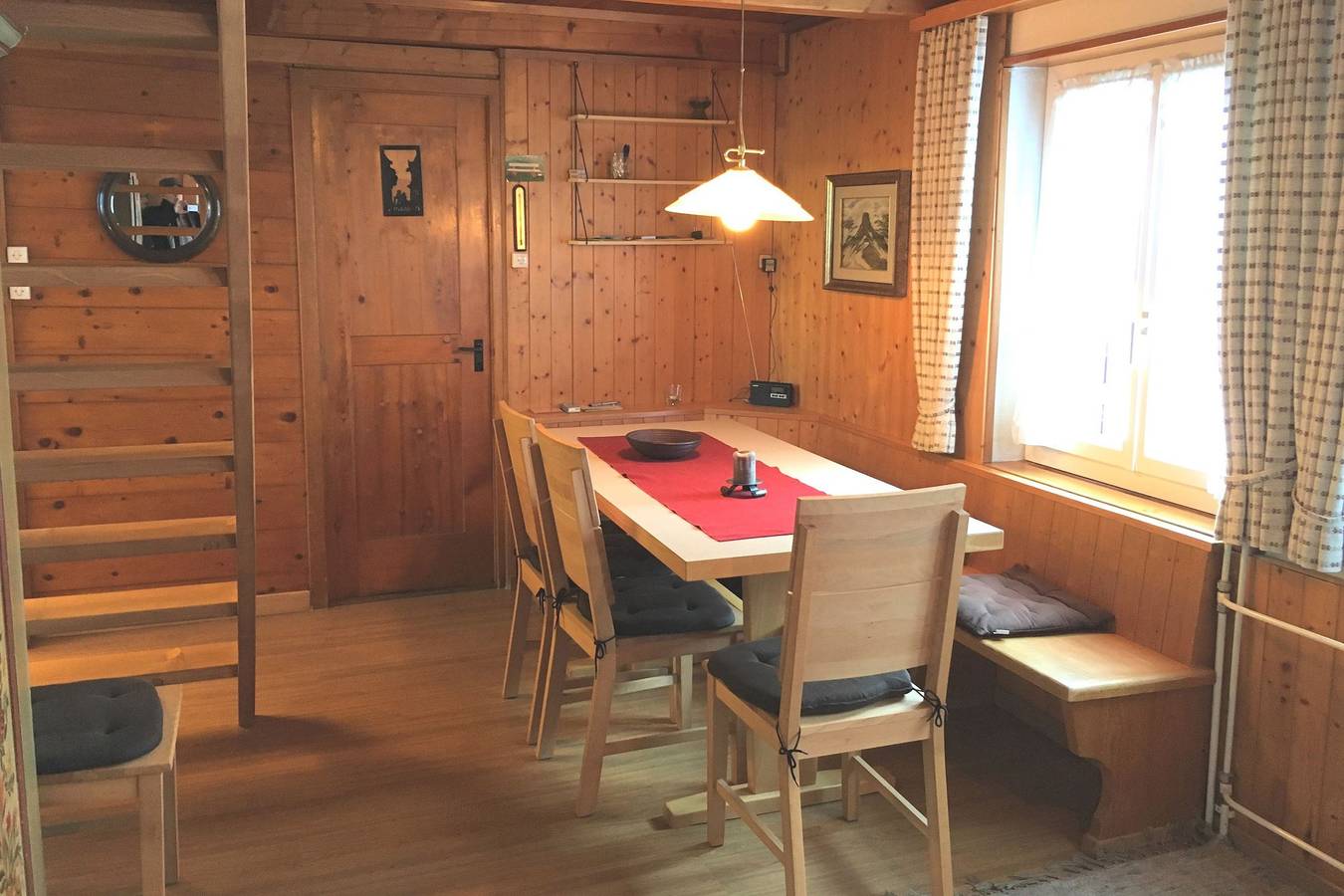 Ganze Ferienwohnung, Ferienhaus Tannegg - 4 Zimmerwohnung Bad/Dusche/Balkon in Flums, Churer Rheintal